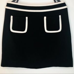 Banana Republic Black & White Mini Skirt - Size 6